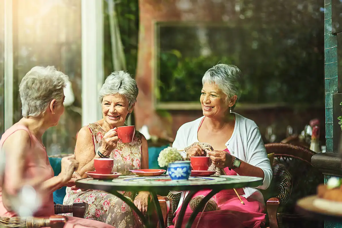 women at a coffee shop